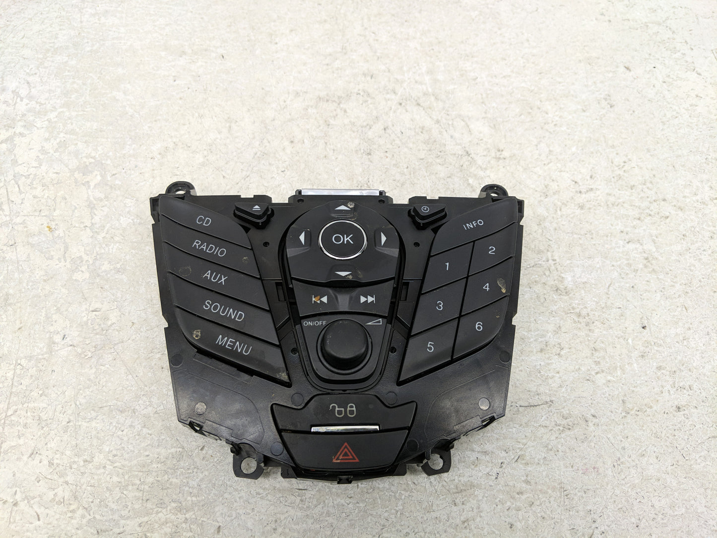 2012-2013 Ford Focus Radio AM FM Cd Player Receiver Replacement P/N:CM5T18K811AC Fits Fits 2012 2013 OEM Used Auto Parts - O
