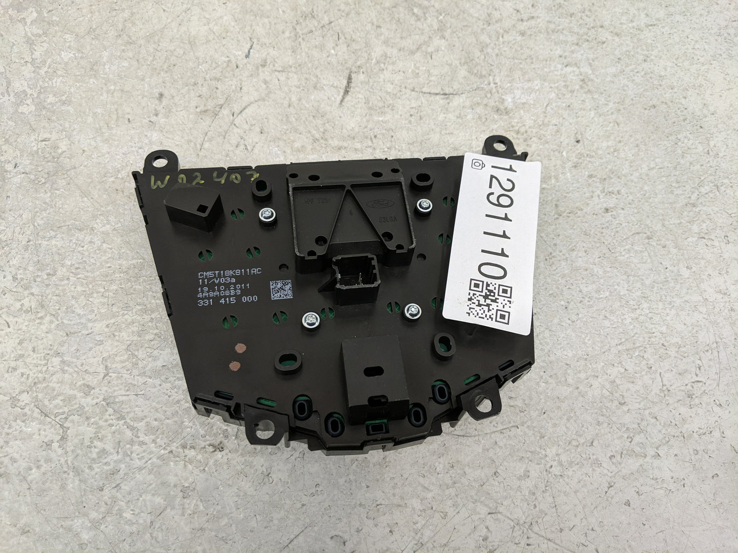 2012-2013 Ford Focus Radio AM FM Cd Player Receiver Replacement P/N:CM5T18K811AC Fits Fits 2012 2013 OEM Used Auto Parts - O