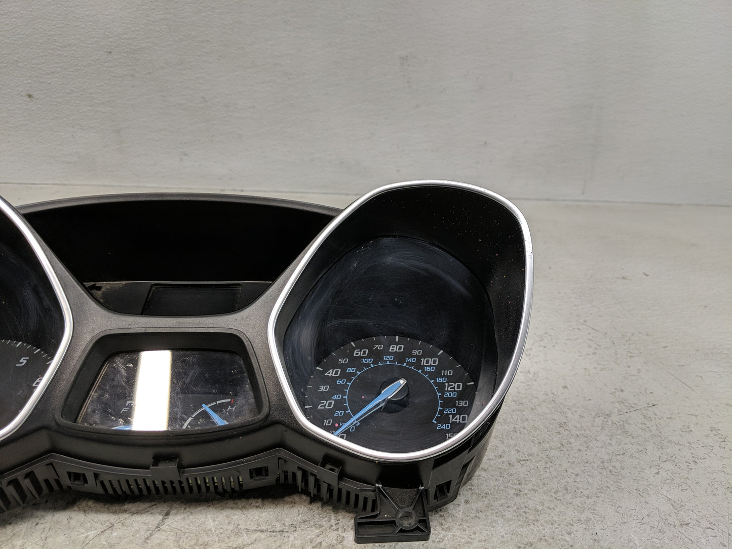 2012-2018 Ford Focus Instrument Cluster Speedometer Gauges P/N:CM5T-10849-RT Fits Fits 2012 2013 2014 2015 2016 2017 2018 OE