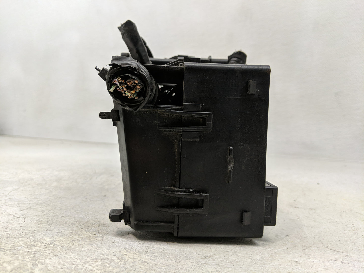 2012-2014 Ford Focus Fusebox Fuse Box Panel Relay Module Fits Fits 2012 2013 2014 OEM Used Auto Parts - Oemusedautoparts1.co