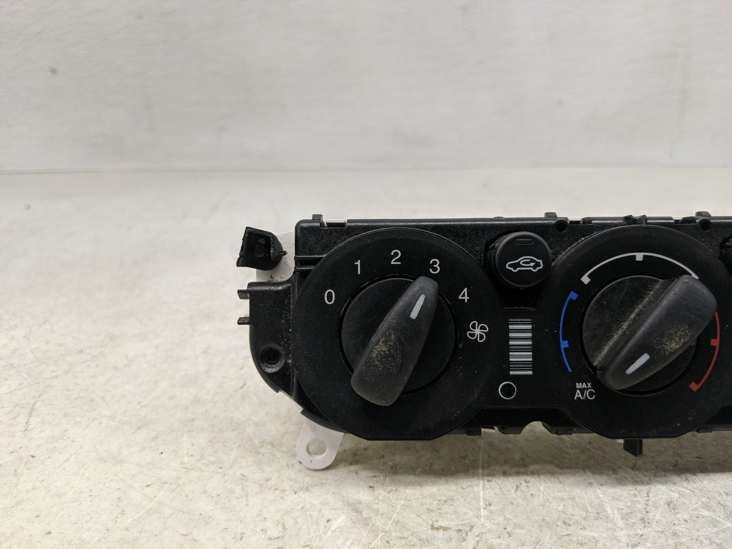 2012 Ford Focus Climate Control Module Temperature AC/Heater Replacement P/N:CM5T-19980 BM5T-19980, BM5T-18549 Fits OEM Used