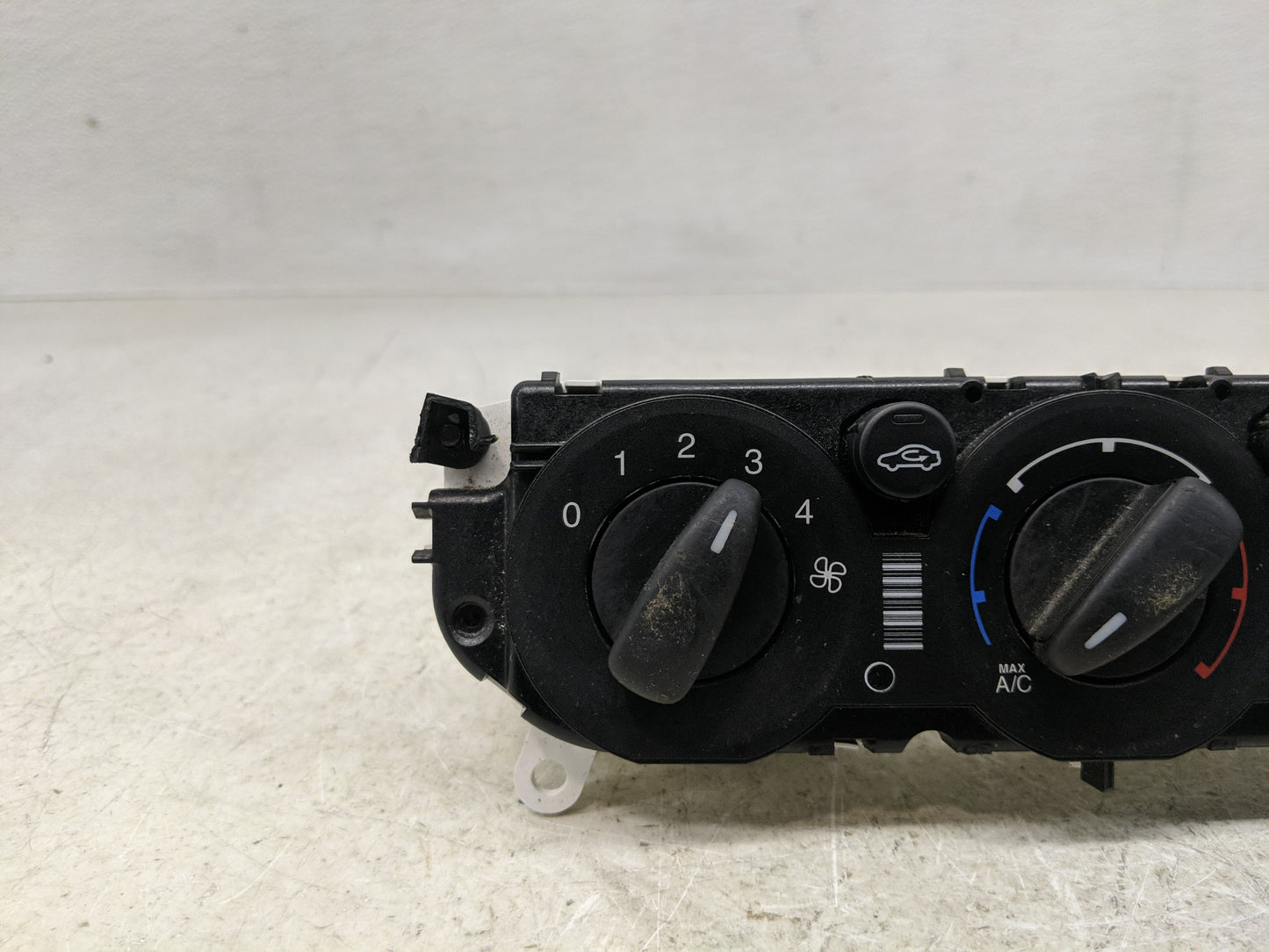 2012 Ford Focus Climate Control Module Temperature AC/Heater Replacement P/N:CM5T-19980 BM5T-19980, BM5T-18549 Fits OEM Used
