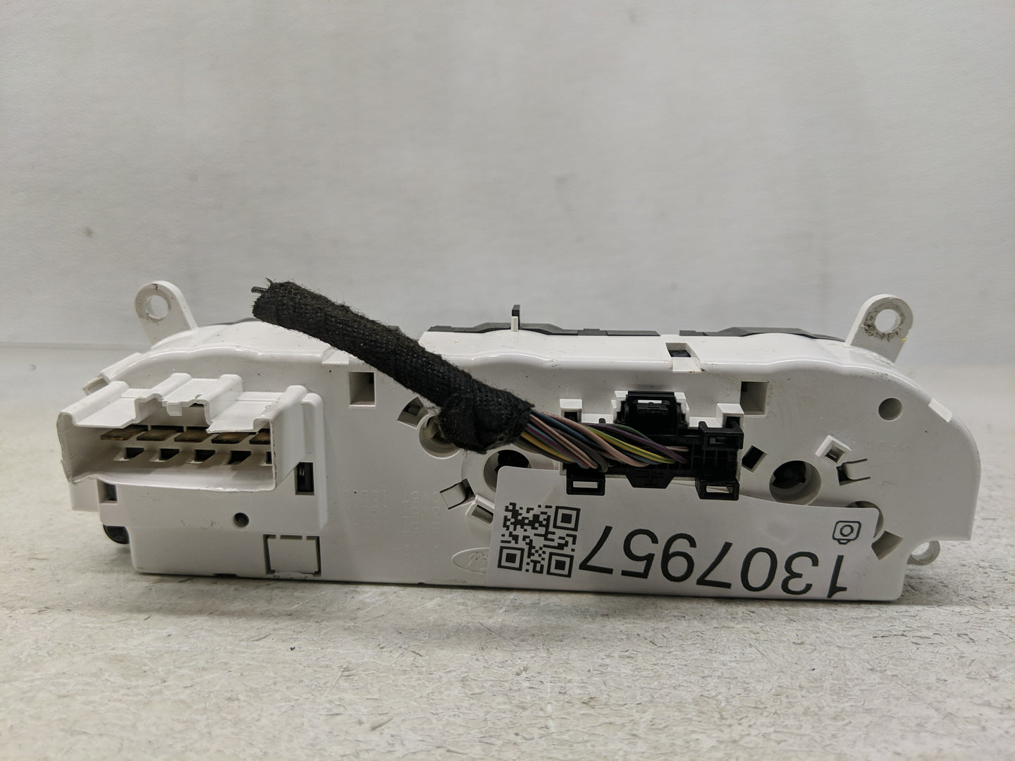 2012 Ford Focus Climate Control Module Temperature AC/Heater Replacement P/N:CM5T-19980 BM5T-19980, BM5T-18549 Fits OEM Used