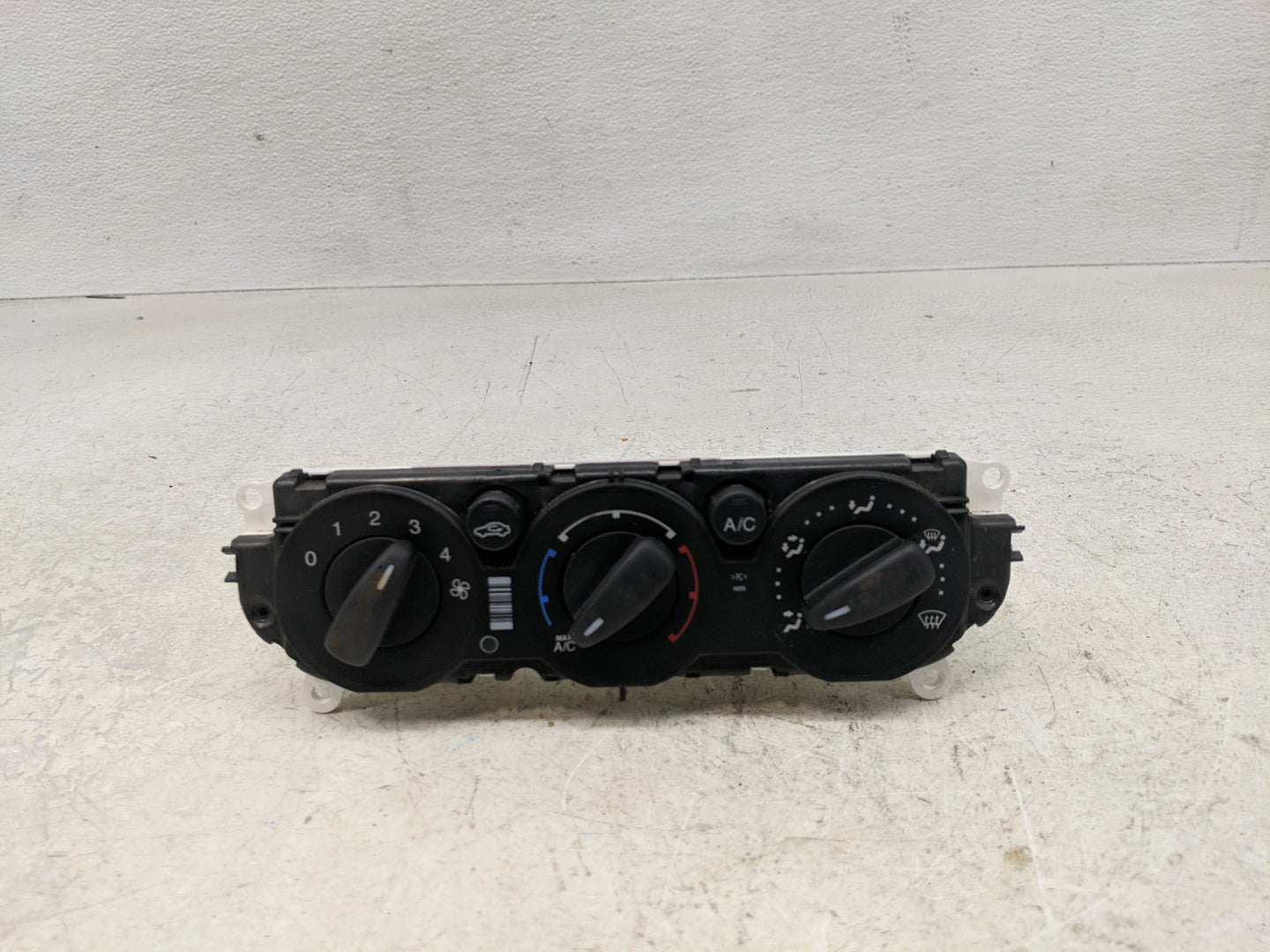2012 Ford Focus Climate Control Module Temperature AC/Heater Replacement P/N:CM5T-19980 BM5T-19980, BM5T-18549 Fits OEM Used