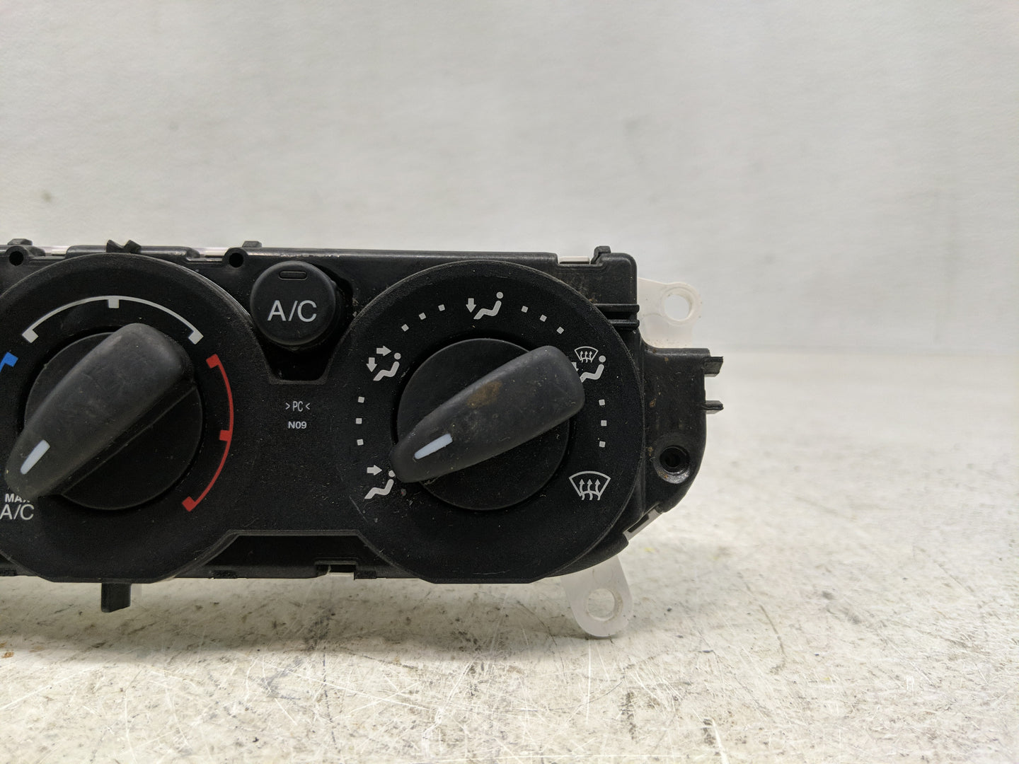 2012 Ford Focus Climate Control Module Temperature AC/Heater Replacement P/N:CM5T-19980 BM5T-19980, BM5T-18549 Fits OEM Used