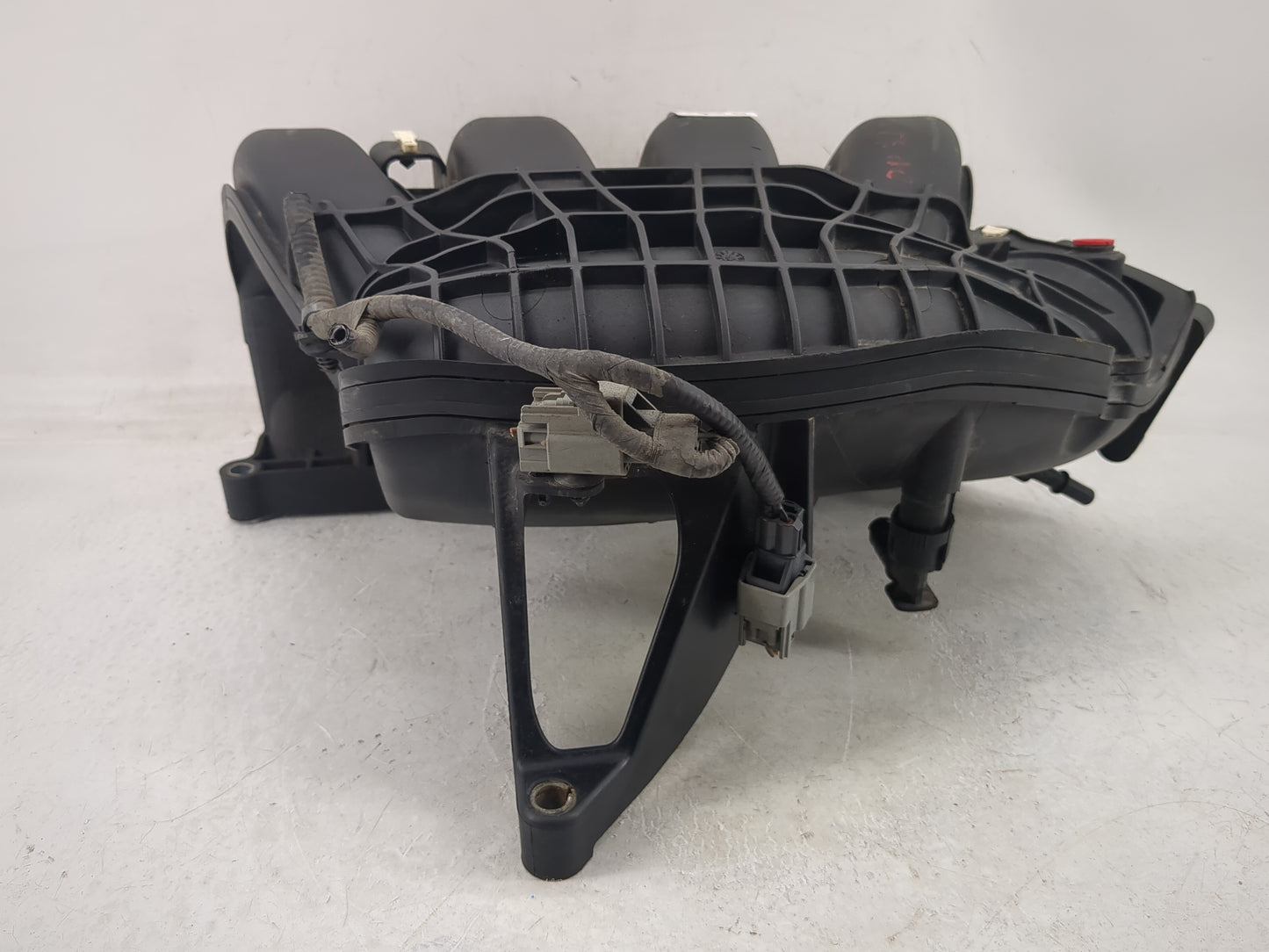 2012-2018 Ford Focus Air Intake Manifold P/N:CM5E-9424-BC Fits Fits 2012 2013 2014 2015 2016 2017 2018 2019 2020 2021 2022 O