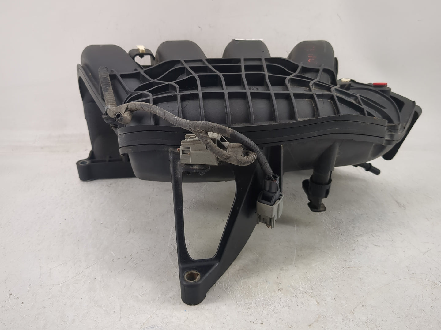 2012-2018 Ford Focus Air Intake Manifold P/N:CM5E-9424-BC Fits Fits 2012 2013 2014 2015 2016 2017 2018 2019 2020 2021 2022 O