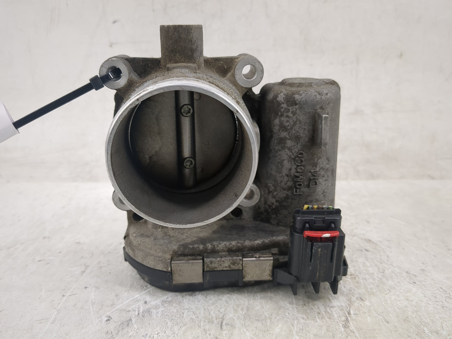 2012-2013 Ford Focus Throttle Body P/N:0 280 750 586 Fits Fits 2012 2013 2014 2015 2016 2017 OEM Used Auto Parts - Oemusedau