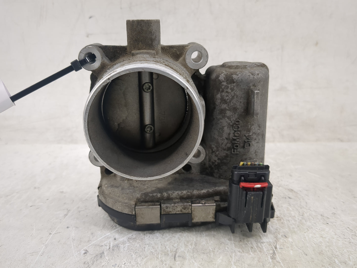 2012-2013 Ford Focus Throttle Body P/N:0 280 750 586 Fits Fits 2012 2013 2014 2015 2016 2017 OEM Used Auto Parts - Oemusedau