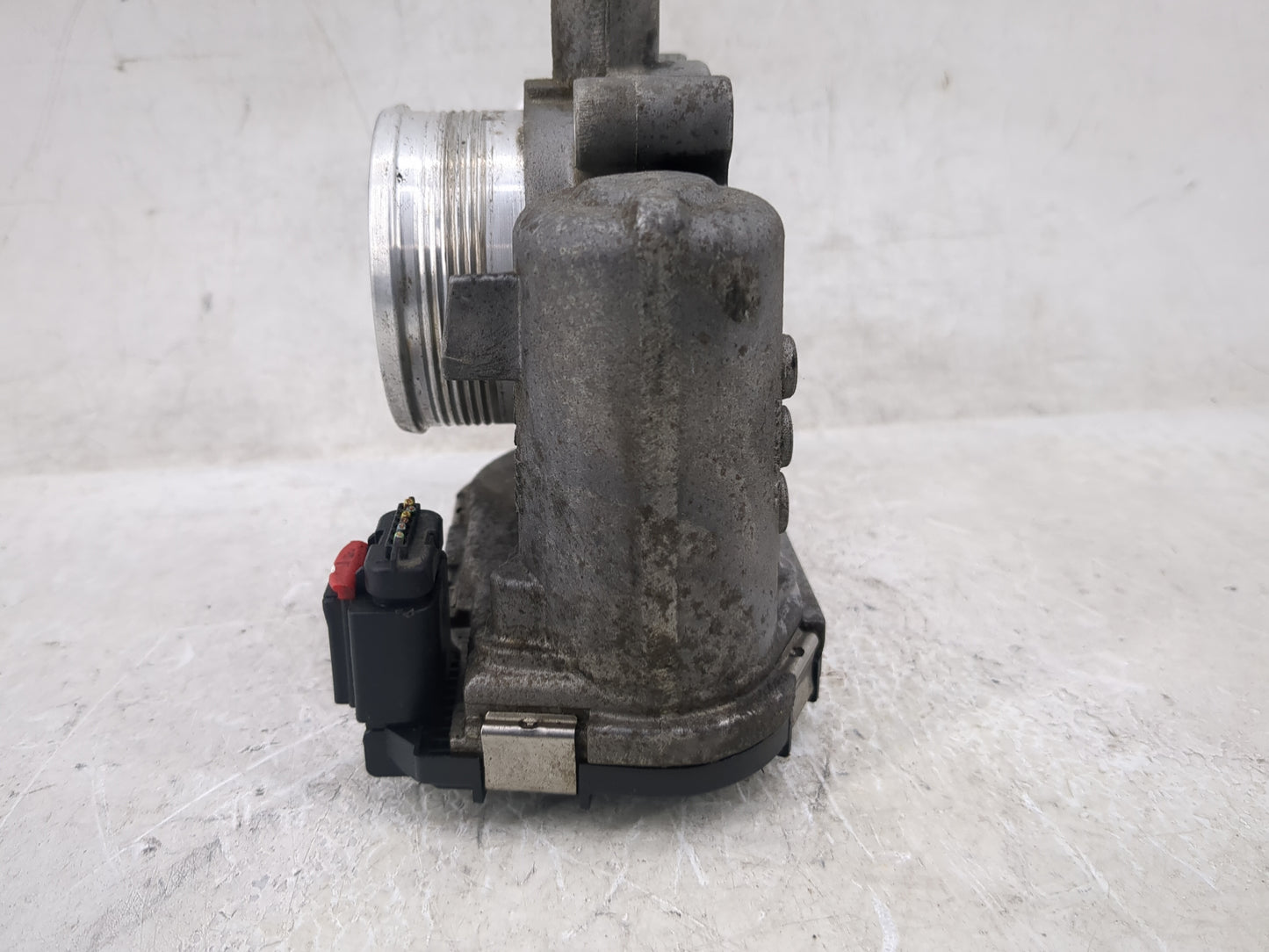 2012-2013 Ford Focus Throttle Body P/N:0 280 750 586 Fits Fits 2012 2013 2014 2015 2016 2017 OEM Used Auto Parts - Oemusedau