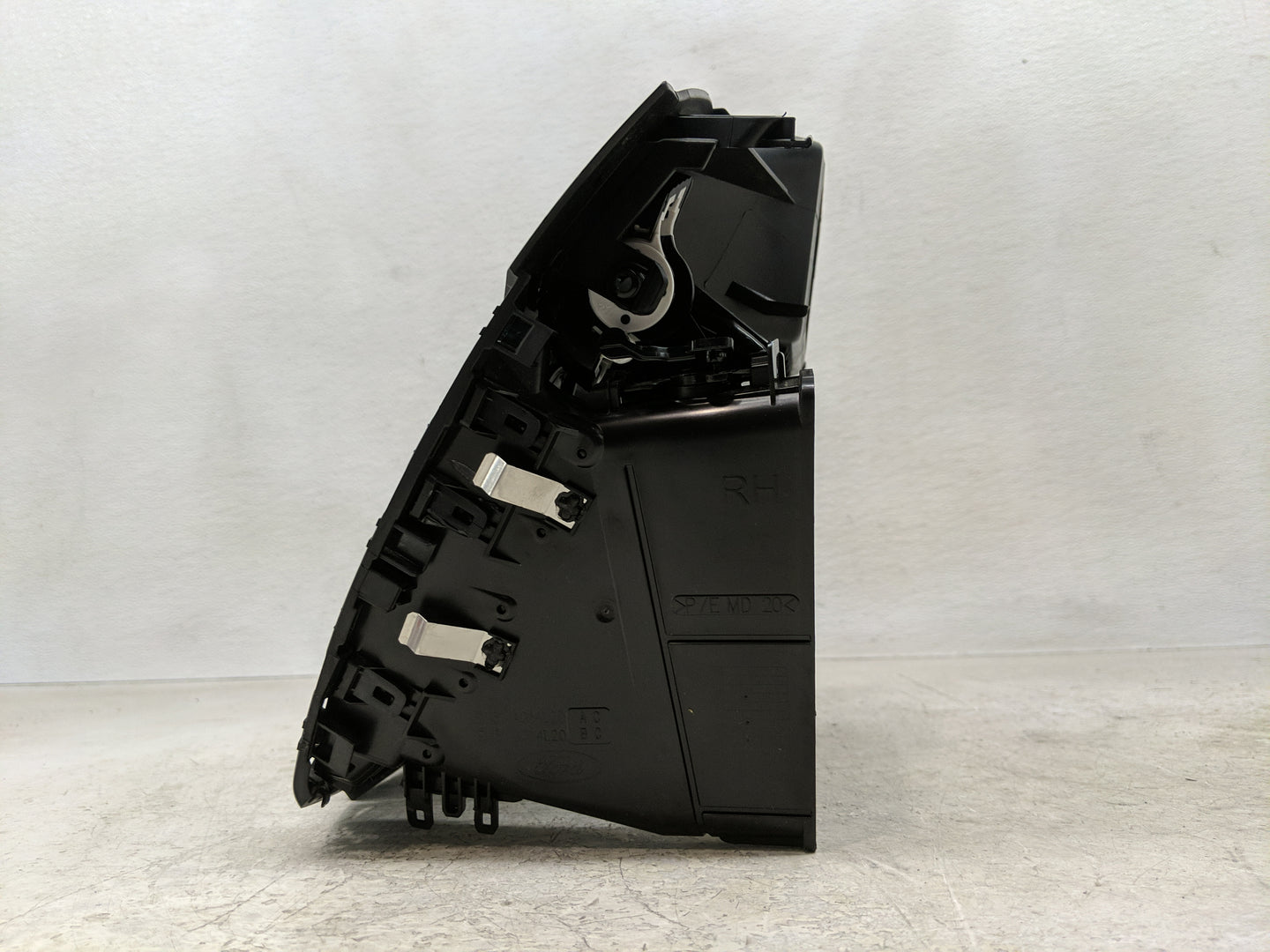 2012-2013 Ford Focus Radio AM FM Cd Player Receiver Replacement P/N:CM5T18K811KA Fits Fits 2012 2013 OEM Used Auto Parts - O