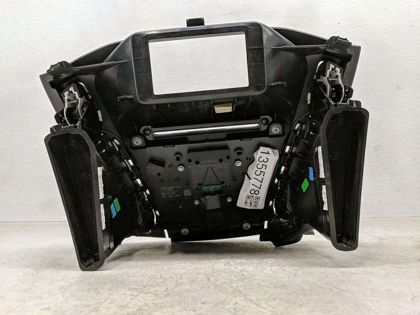 2012-2013 Ford Focus Radio AM FM Cd Player Receiver Replacement P/N:CM5T18K811KA Fits Fits 2012 2013 OEM Used Auto Parts - O