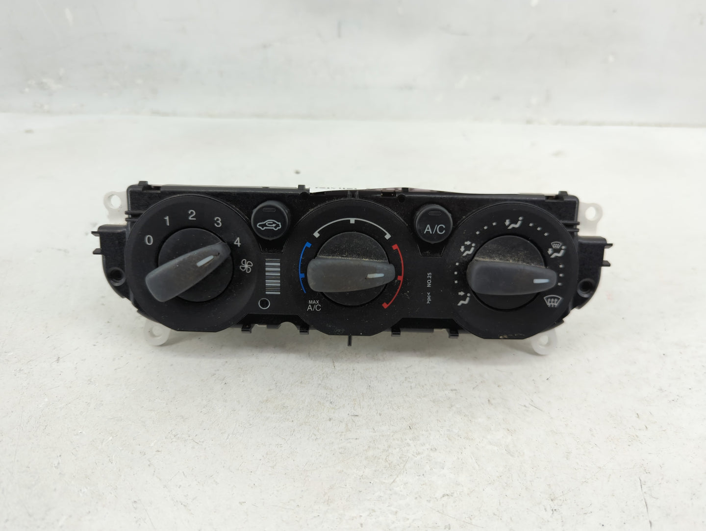 2012 Ford Focus Climate Control Module Temperature AC/Heater Replacement P/N:CM5T 19980 BM5T 19980, BM5T 18540 Fits OEM Used