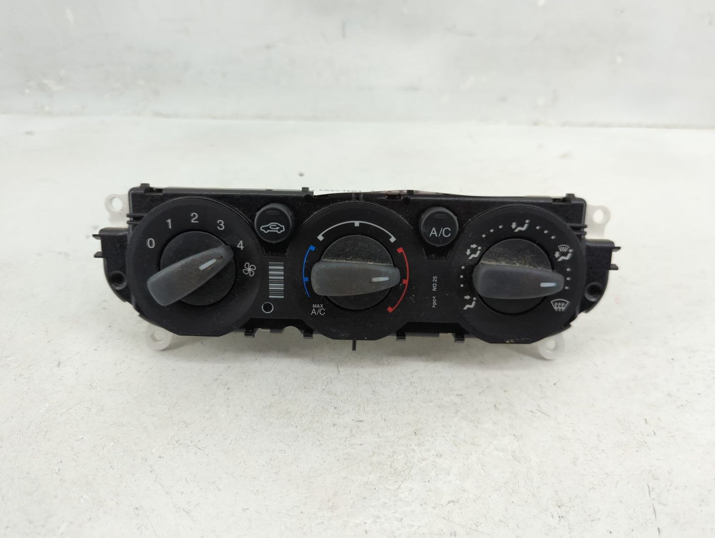 2012 Ford Focus Climate Control Module Temperature AC/Heater Replacement P/N:CM5T 19980 BM5T 19980, BM5T 18540 Fits OEM Used