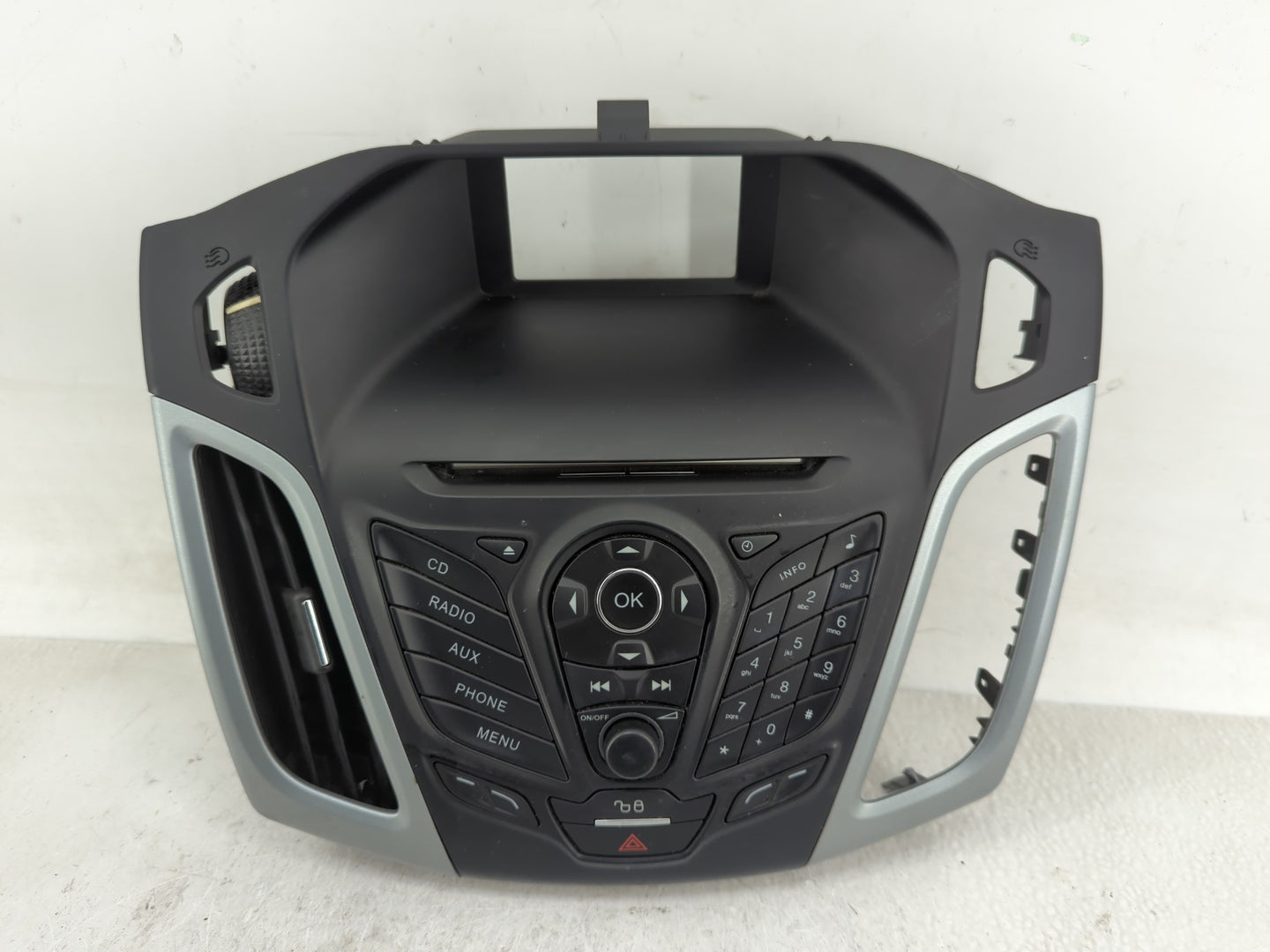 2012-2013 Ford Focus Radio AM FM Cd Player Receiver Replacement P/N:CM5T18K811LA Fits Fits 2012 2013 OEM Used Auto Parts - O