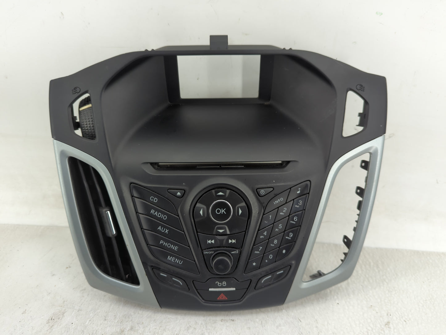 2012-2013 Ford Focus Radio AM FM Cd Player Receiver Replacement P/N:CM5T18K811LA Fits Fits 2012 2013 OEM Used Auto Parts - O
