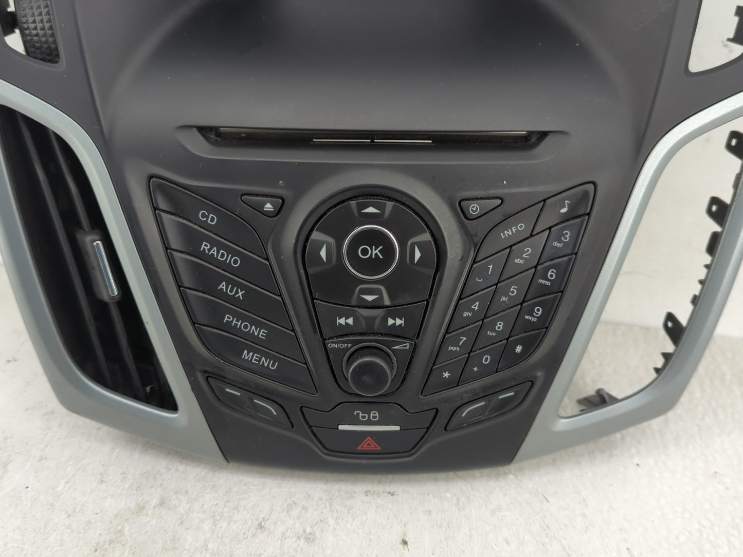 2012-2013 Ford Focus Radio AM FM Cd Player Receiver Replacement P/N:CM5T18K811LA Fits Fits 2012 2013 OEM Used Auto Parts - O