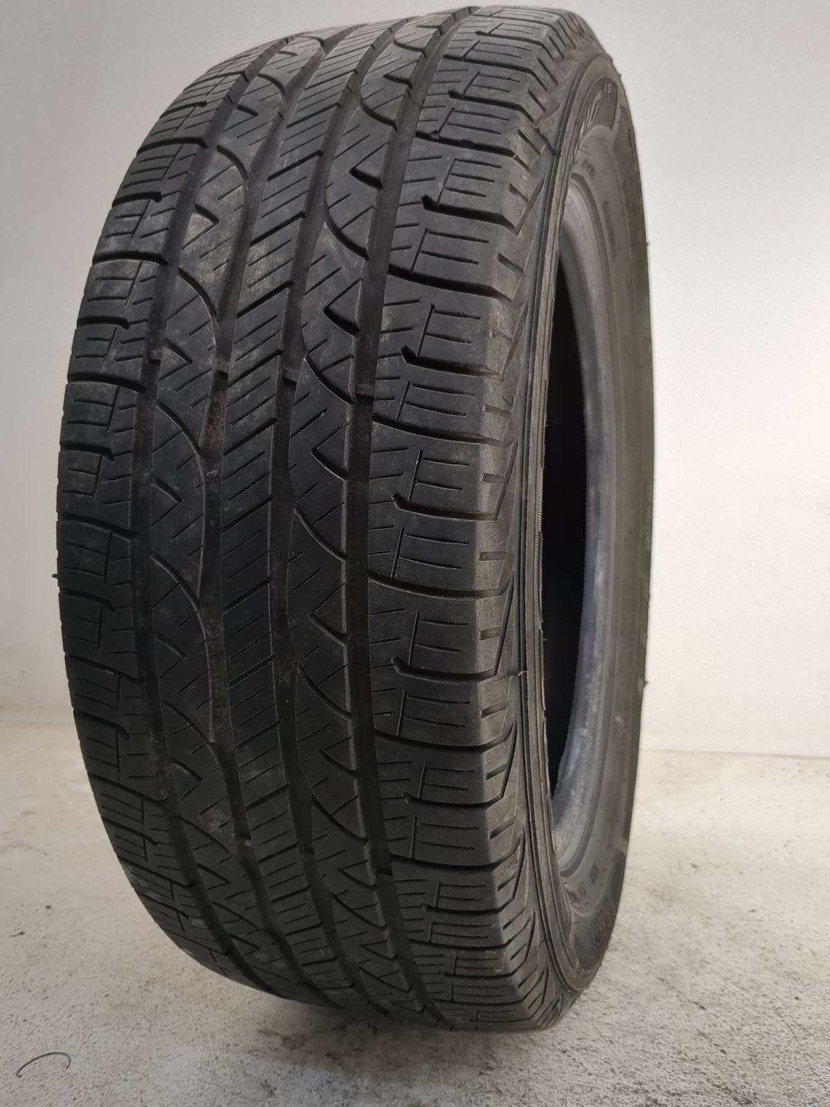 Used Tire 215/55R16 KELLY EDGE TOURING A/S 93V - Tread Depth 7/32 - Oemusedautoparts1.com