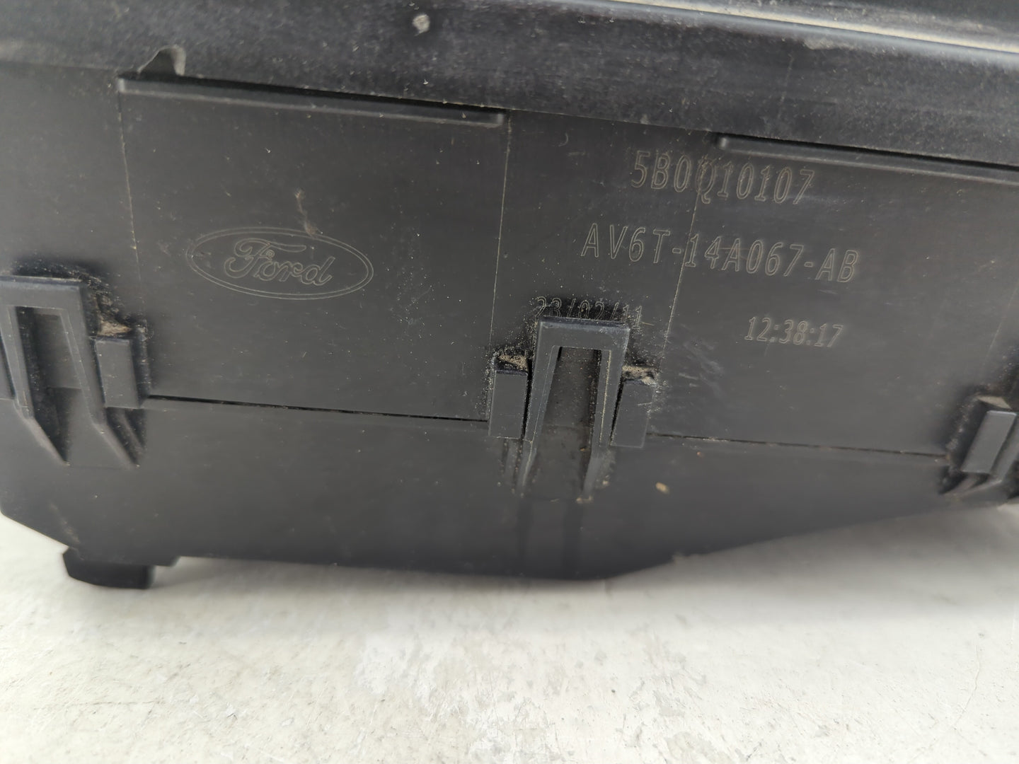 2012-2014 Ford Focus Fusebox Fuse Box Panel Relay Module P/N:AV6T-14A142-AA AV6T-14A067-AB Fits Fits 2012 2013 2014 OEM Used