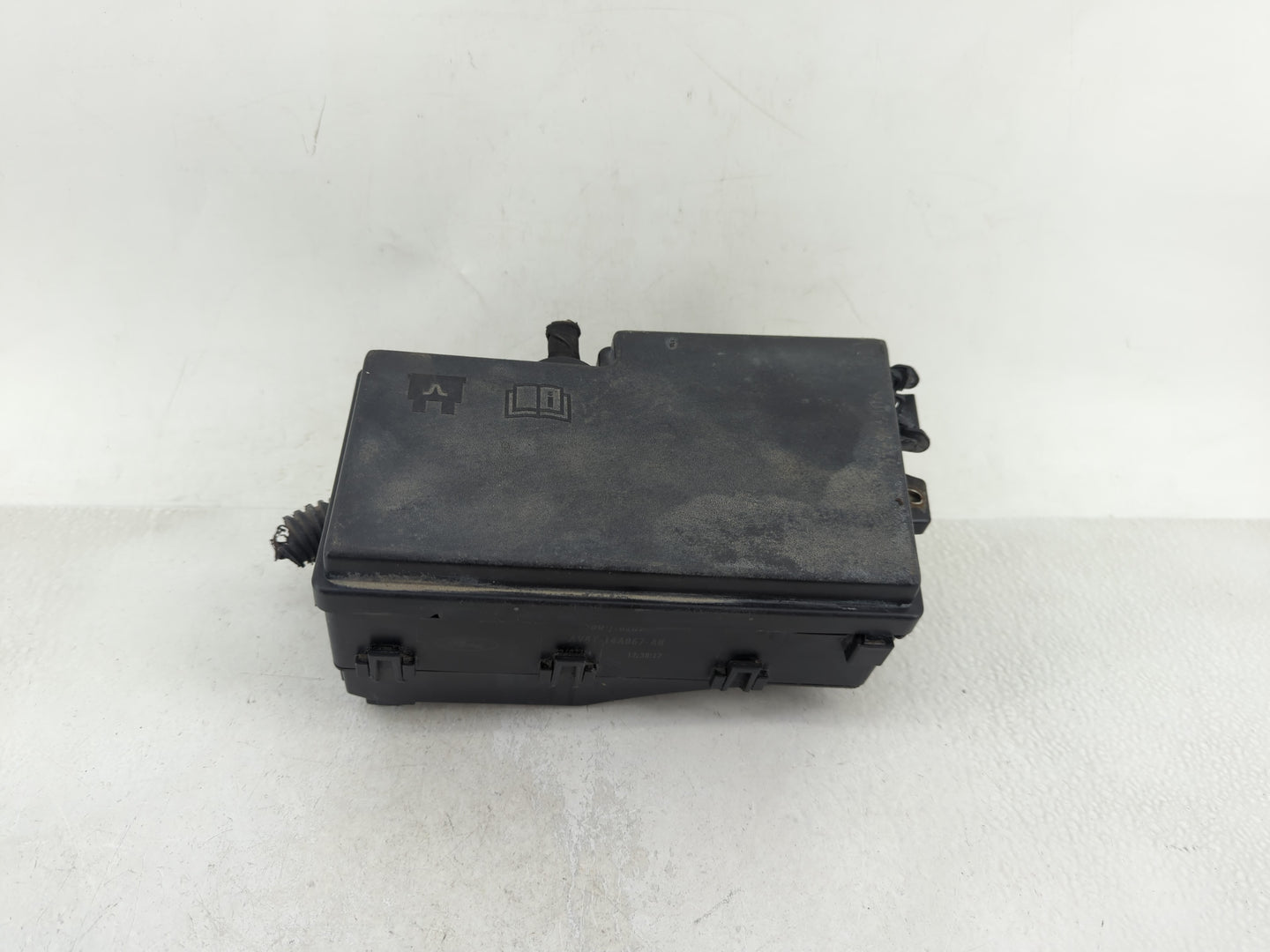 2012-2014 Ford Focus Fusebox Fuse Box Panel Relay Module P/N:AV6T-14A142-AA AV6T-14A067-AB Fits Fits 2012 2013 2014 OEM Used
