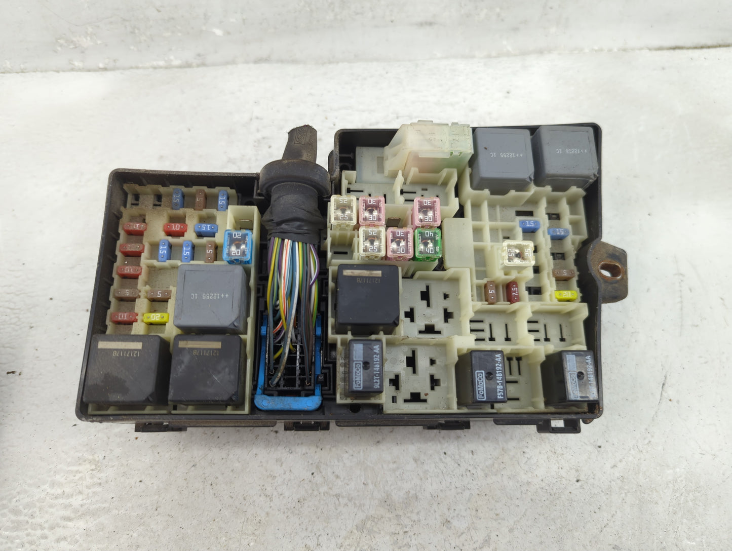 2012-2014 Ford Focus Fusebox Fuse Box Panel Relay Module P/N:AV6T-14A076-AB AV6T-14A142-AB Fits Fits 2012 2013 2014 OEM Used