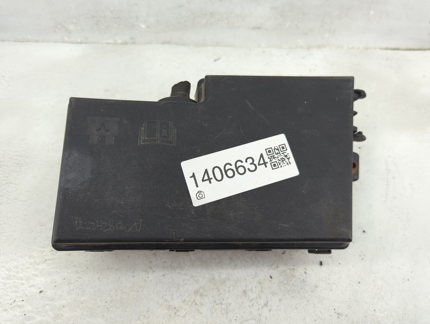 2012-2014 Ford Focus Fusebox Fuse Box Panel Relay Module P/N:21090 000 001 19197 000 001, AV6T-14A142-AB Fits Fits 2012 2013