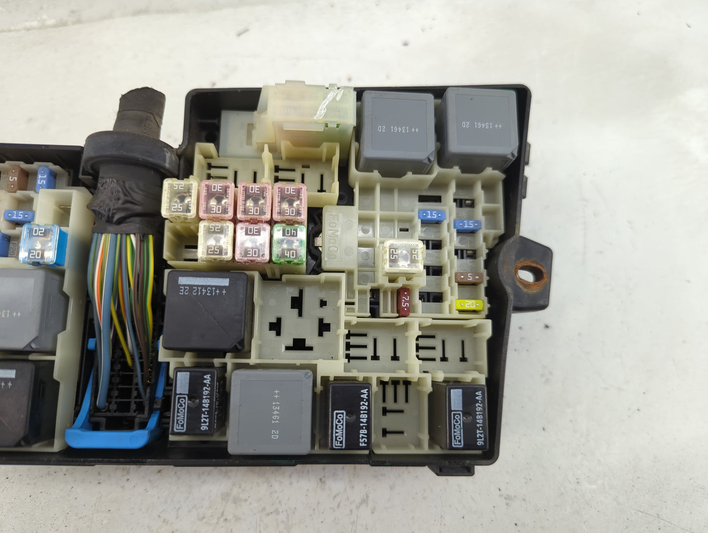 2012-2014 Ford Focus Fusebox Fuse Box Panel Relay Module P/N:21090 000 001 19197 000 001, AV6T-14A142-AB Fits Fits 2012 2013