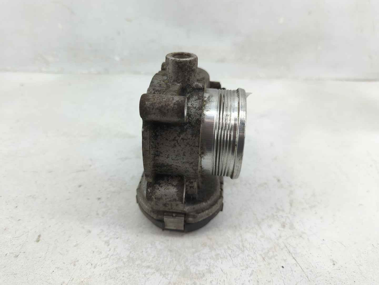 2012-2013 Ford Focus Throttle Body P/N:0280750586 Fits Fits 2012 2013 2014 2015 2016 2017 OEM Used Auto Parts - Oemusedautop