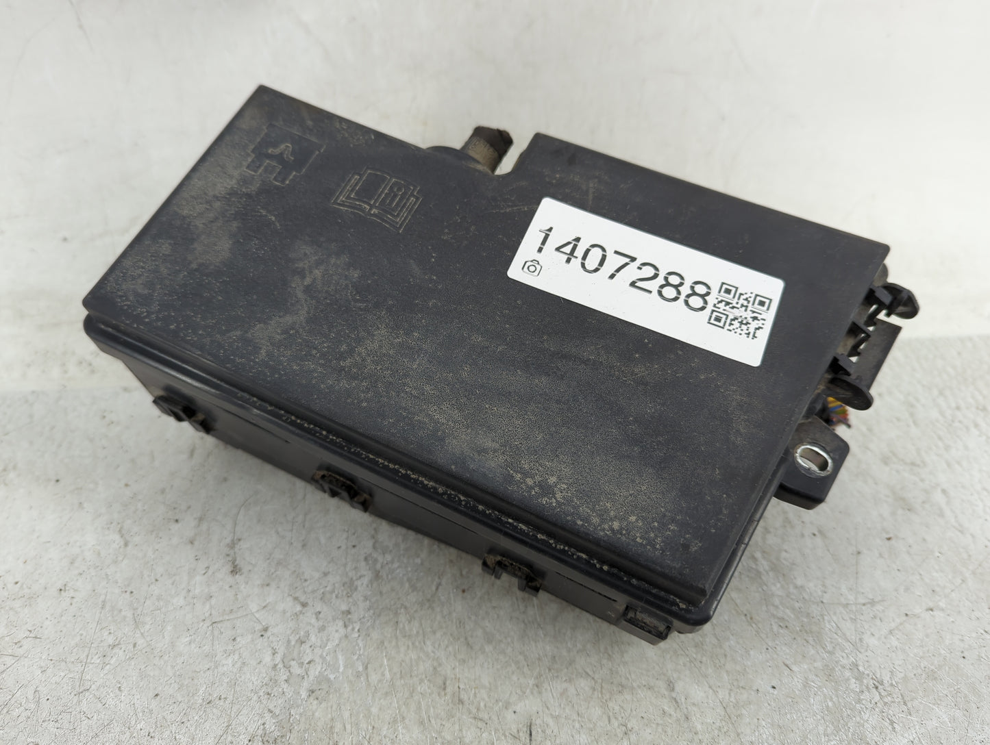 2012-2014 Ford Focus Fusebox Fuse Box Panel Relay Module P/N:AV6T-14A142-AB Fits Fits 2012 2013 2014 OEM Used Auto Parts - O