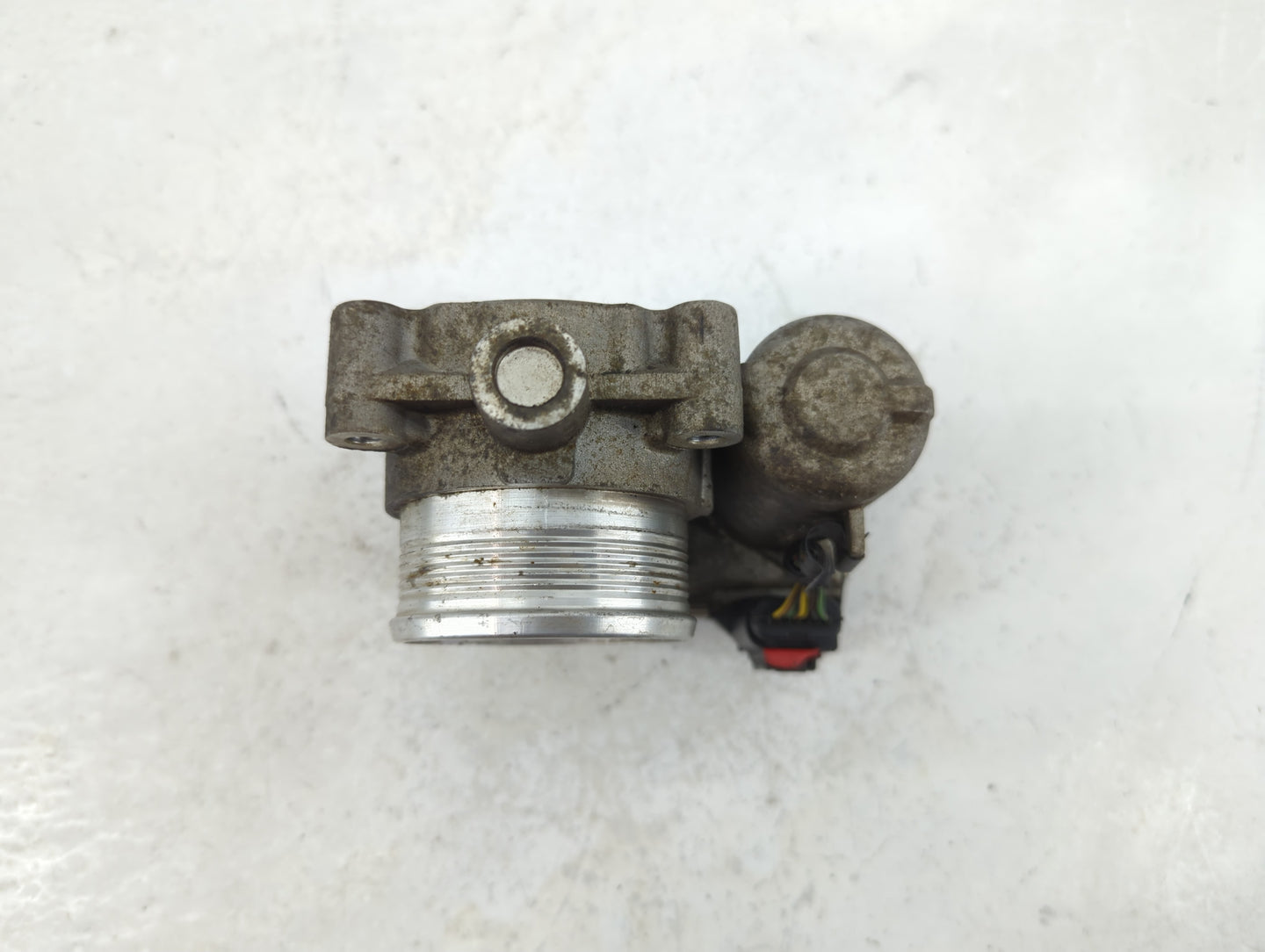 2012-2013 Ford Focus Throttle Body P/N:0 280 750 585 Fits Fits 2012 2013 2014 2015 2016 2017 OEM Used Auto Parts - Oemusedau