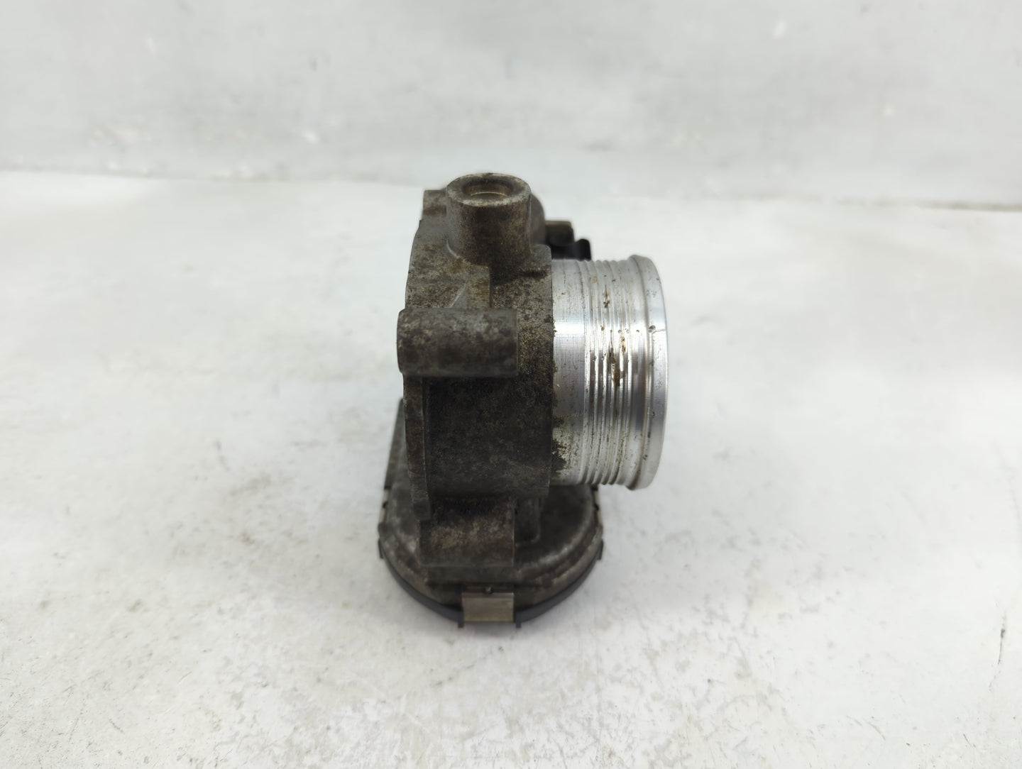 2012-2013 Ford Focus Throttle Body P/N:0 280 750 585 Fits Fits 2012 2013 2014 2015 2016 2017 OEM Used Auto Parts - Oemusedau