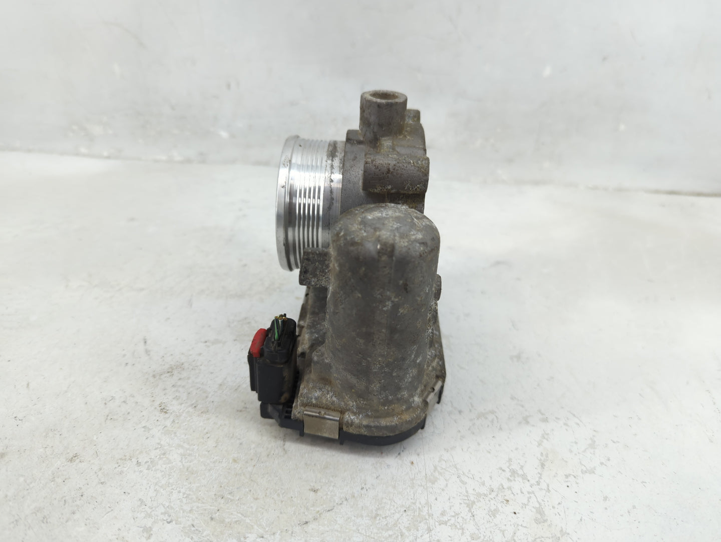 2012-2013 Ford Focus Throttle Body P/N:0 280 750 585 Fits Fits 2012 2013 2014 2015 2016 2017 OEM Used Auto Parts - Oemusedau