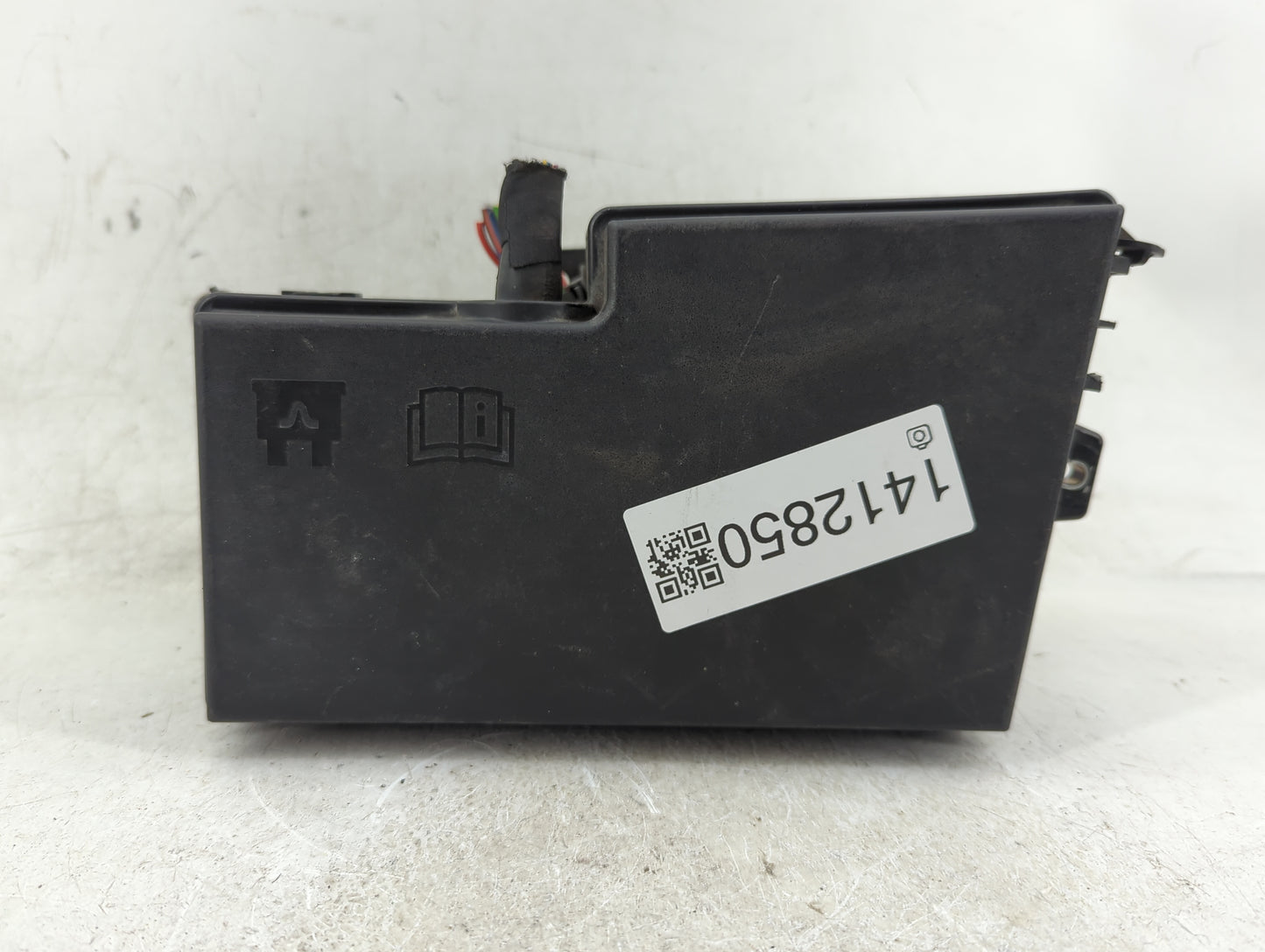 2012-2014 Ford Focus Fusebox Fuse Box Panel Relay Module P/N:21090000001 Fits Fits 2012 2013 2014 OEM Used Auto Parts - Oemu