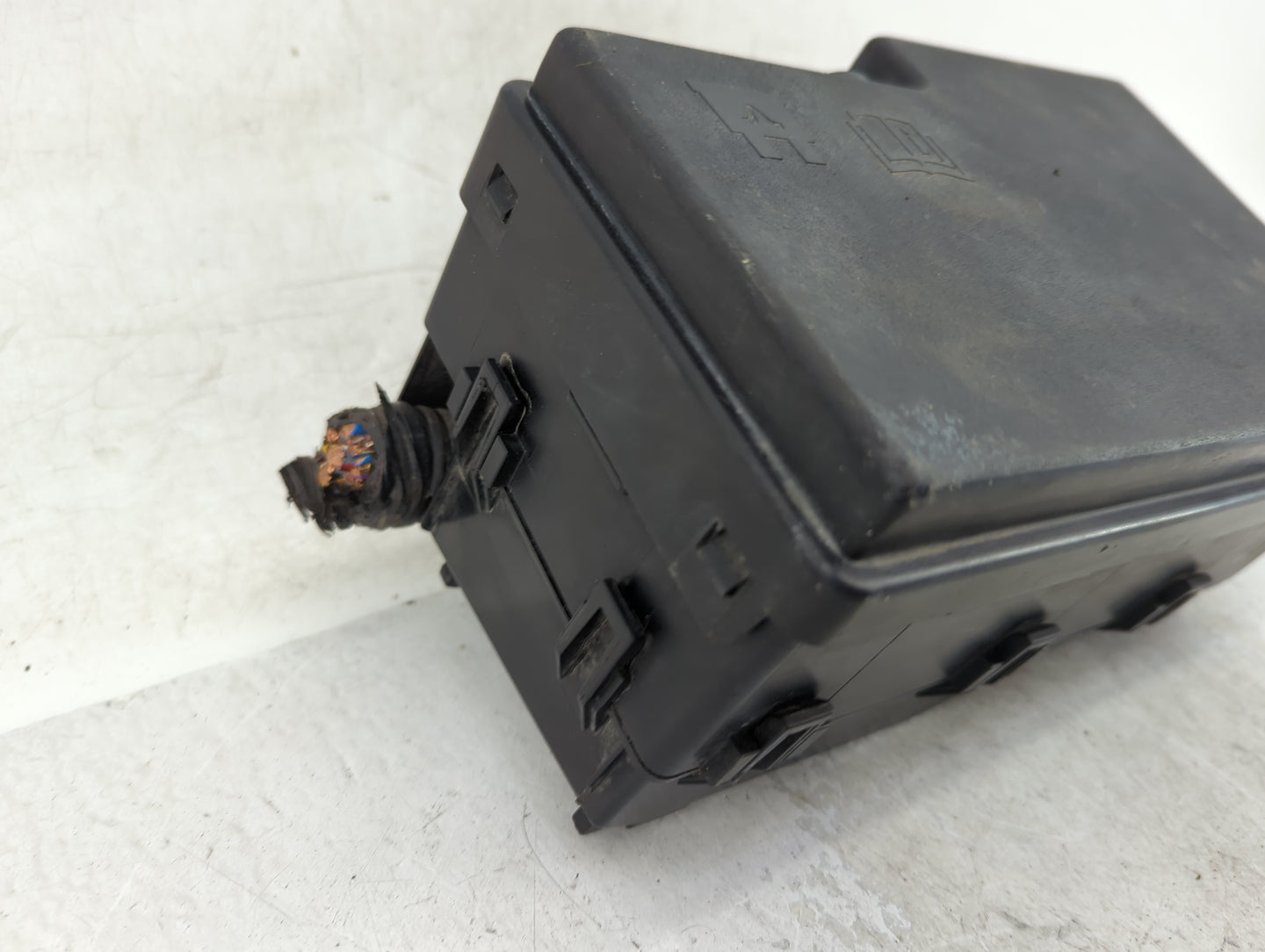 2012-2014 Ford Focus Fusebox Fuse Box Panel Relay Module P/N:5B0Q10107 AV6T-14A067-AB Fits Fits 2012 2013 2014 OEM Used Auto