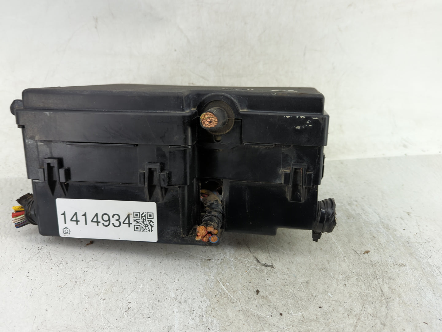 2012-2014 Ford Focus Fusebox Fuse Box Panel Relay Module P/N:AV6T-14A142-AA Fits Fits 2012 2013 2014 OEM Used Auto Parts - O