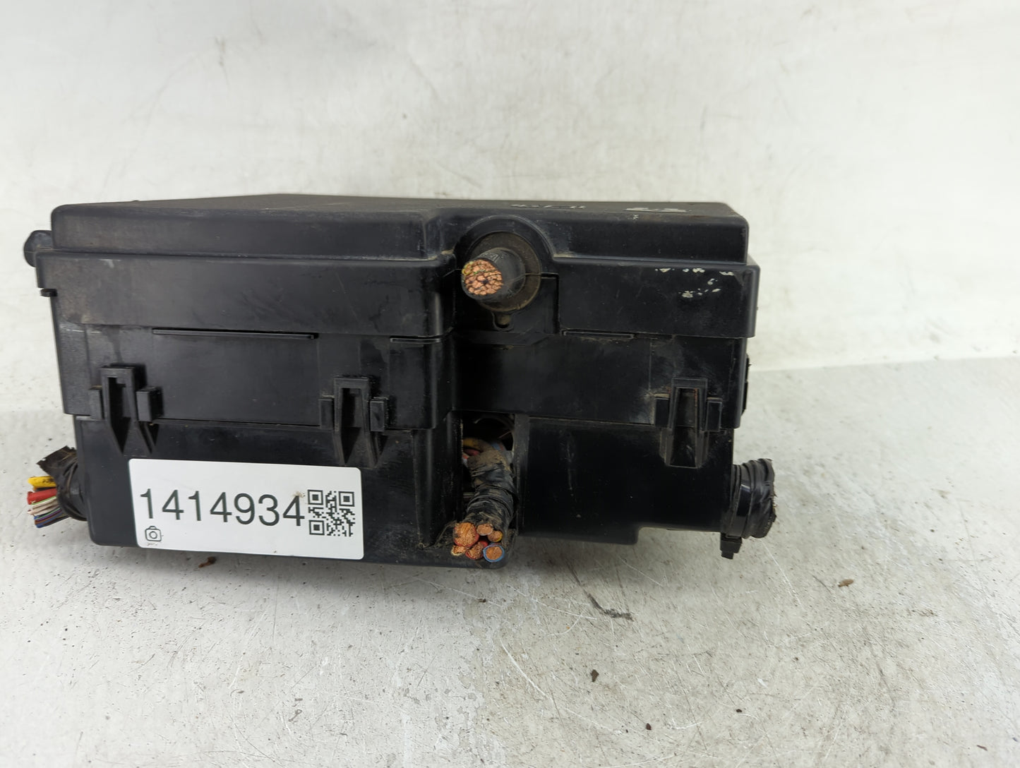 2012-2014 Ford Focus Fusebox Fuse Box Panel Relay Module P/N:AV6T-14A142-AA Fits Fits 2012 2013 2014 OEM Used Auto Parts - O