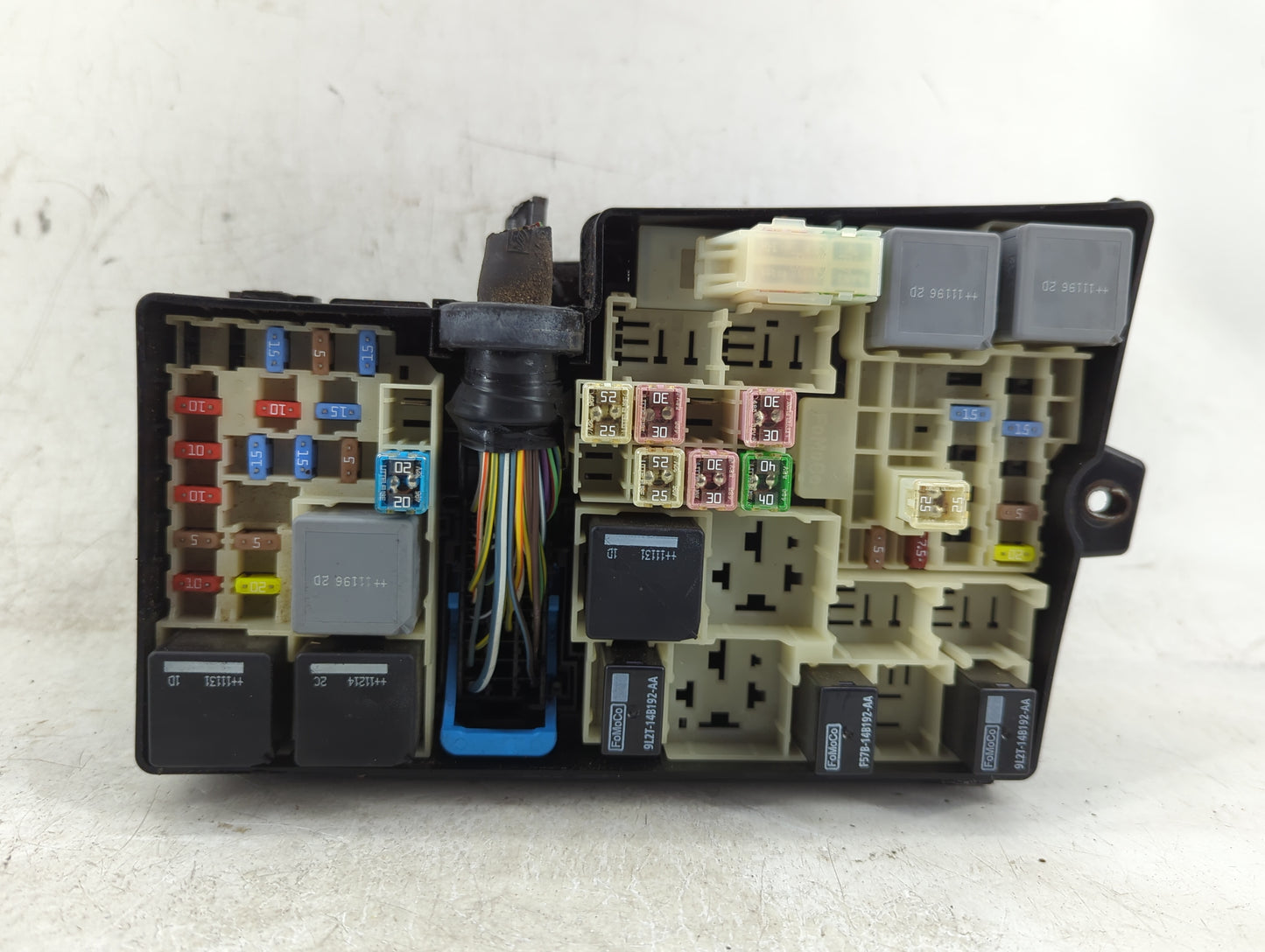 2012-2014 Ford Focus Fusebox Fuse Box Panel Relay Module P/N:19197 000 001 21090 000 001, AV6T-14A076-AB Fits Fits 2012 2013