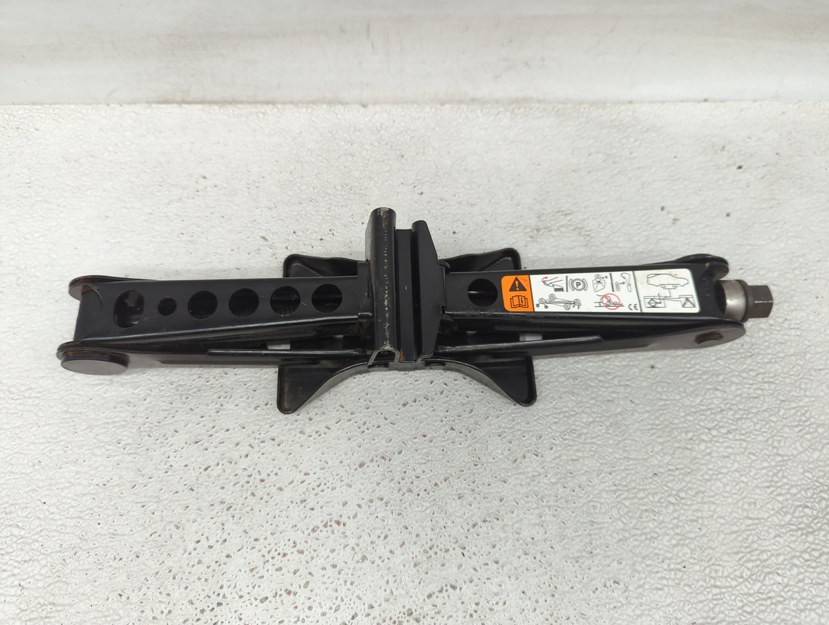 2012 Ford Focus Spare Scissor Car Jack 1415743 - Oemusedautoparts1.com