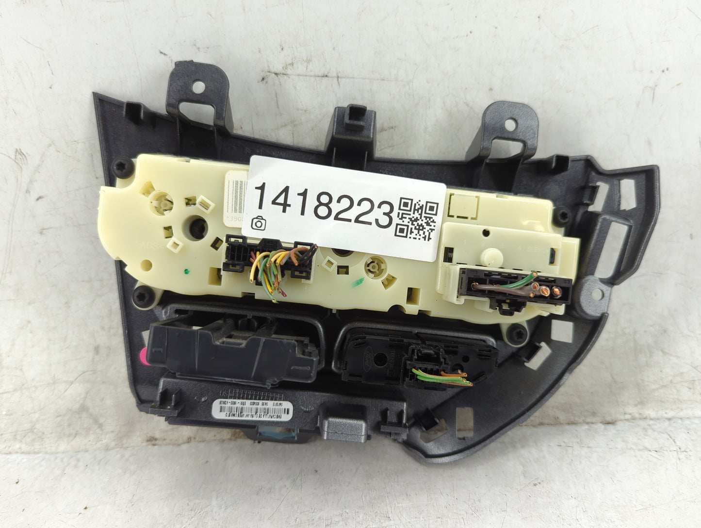 2012 Ford Focus Climate Control Module Temperature AC/Heater Replacement P/N:CM5T-19980-AD Fits OEM Used Auto Parts - Oemuse