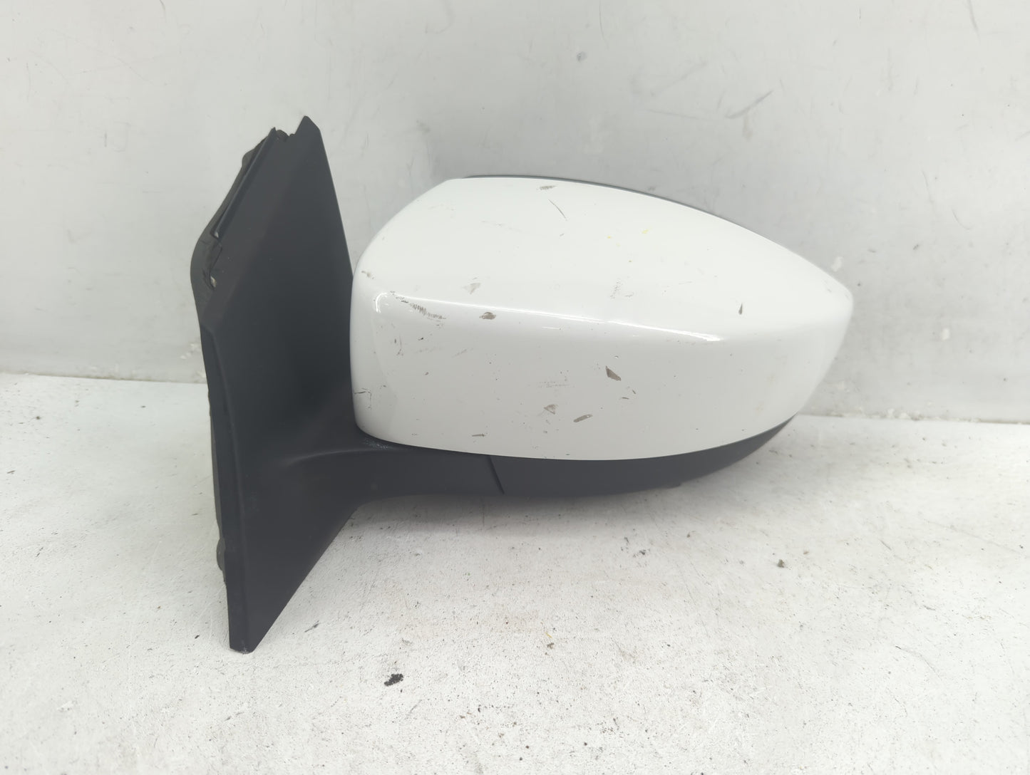 2012-2014 Ford Focus Driver Side View Mirror - Left Door Mirror OEM Used - Oemusedautoparts1.com
