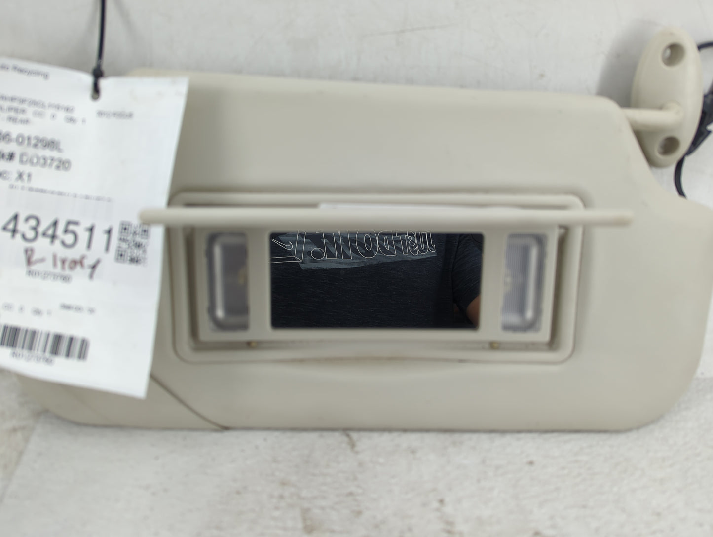 2012 Ford Focus Sun Visor Shade Replacement Passenger Right Mirror Fits OEM Used Auto Parts - Oemusedautoparts1.com