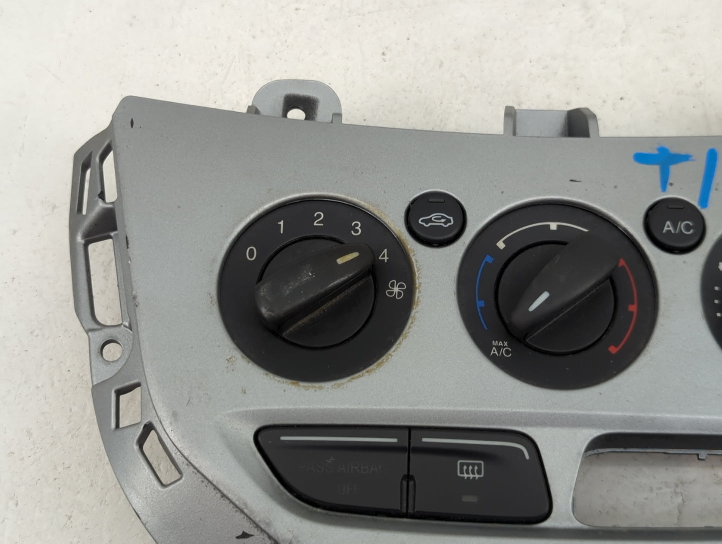2012 Ford Focus Climate Control Module Temperature AC/Heater Replacement P/N:BM51-18522-A 9345697 Fits OEM Used Auto Parts -