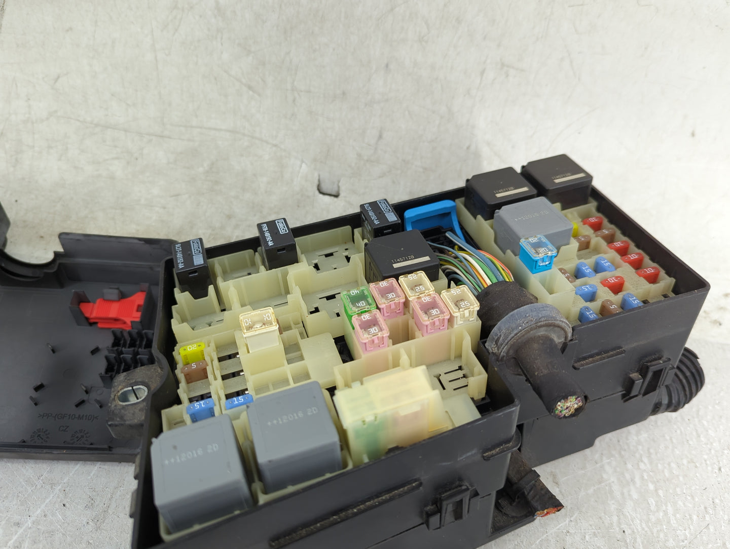 2012-2014 Ford Focus Fusebox Fuse Box Panel Relay Module P/N:AV6T-14A067-AC Fits Fits 2012 2013 2014 OEM Used Auto Parts - O