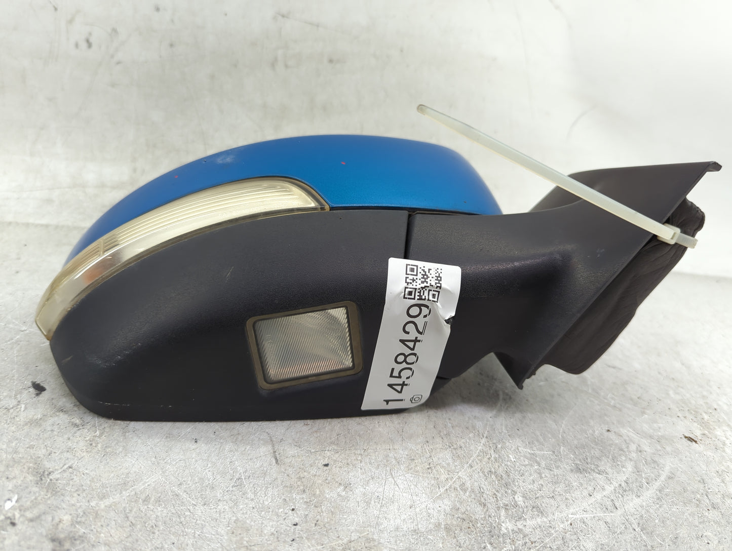2012-2014 Ford Focus Passenger Side View Mirror - Right Door Mirror OEM Used - Oemusedautoparts1.com