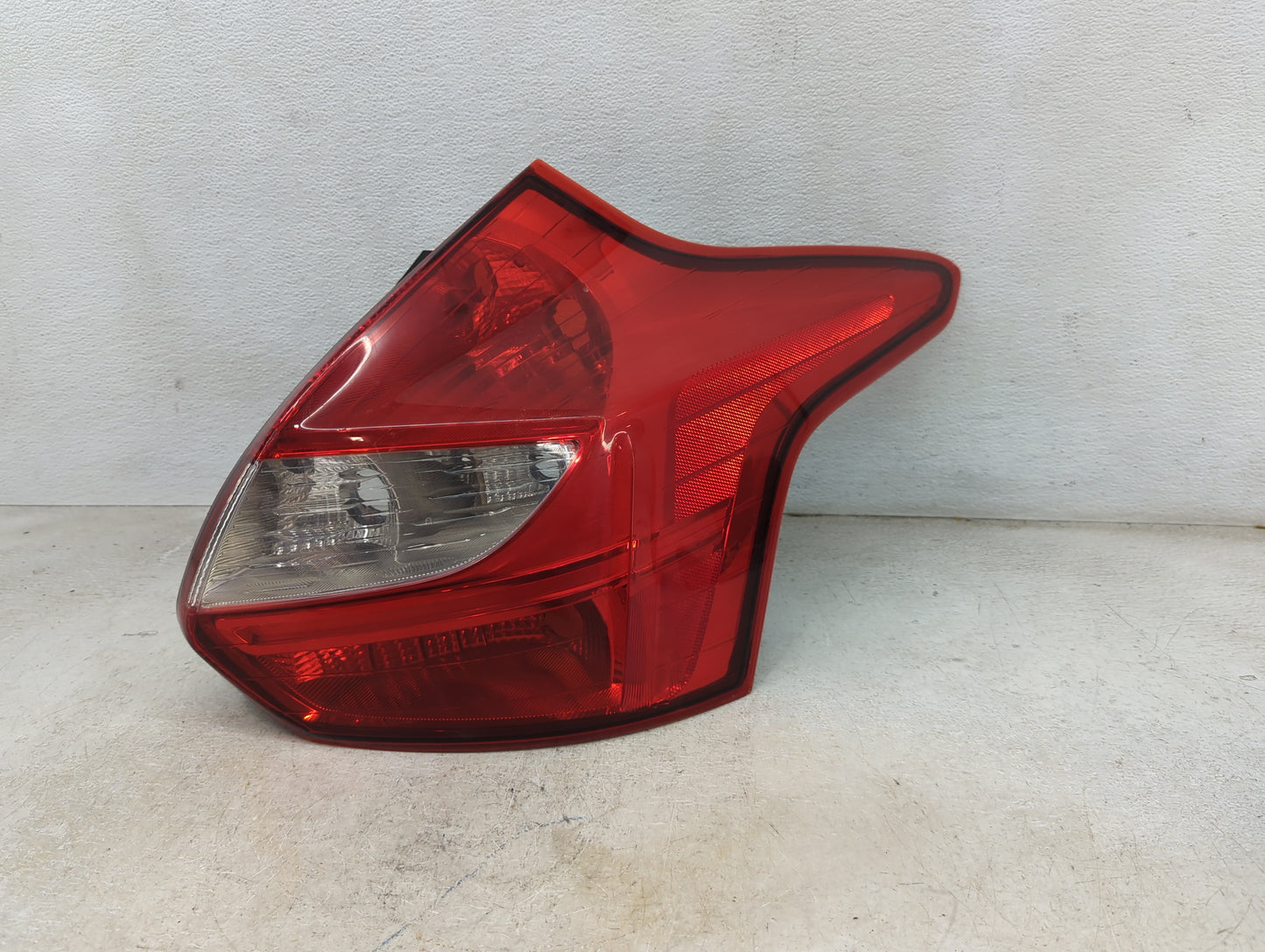2012-2014 Ford Focus Tail Light Assembly Passenger Right OEM P/N:BM51-13404-F Fits Fits 2012 2013 2014 OEM Used Auto Parts -