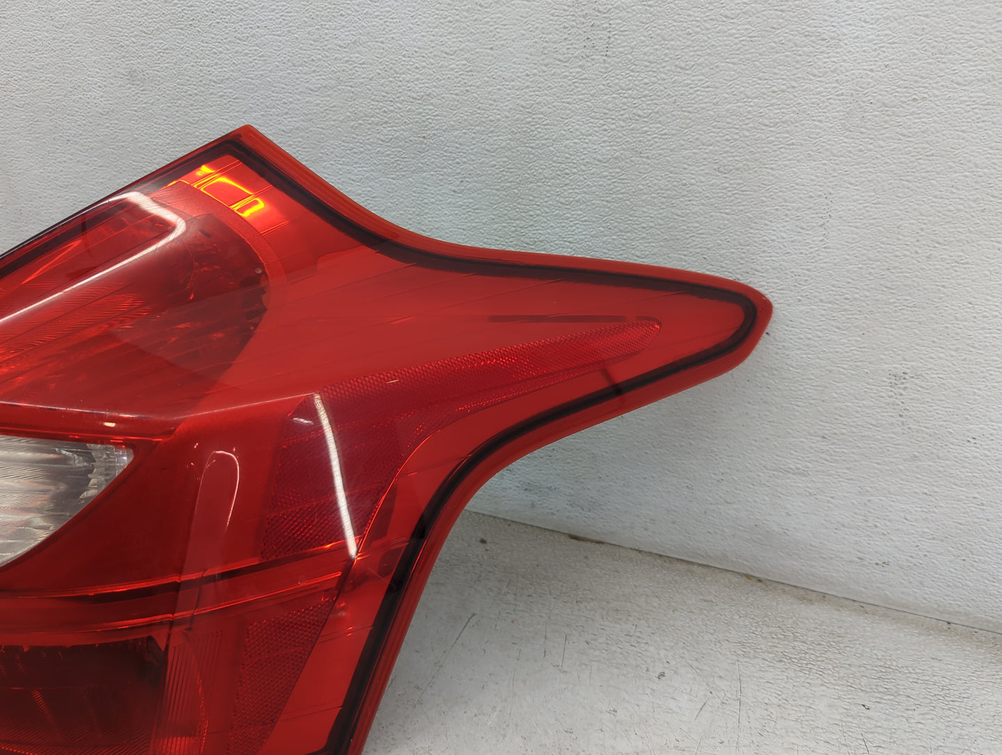 2012-2014 Ford Focus Tail Light Assembly Passenger Right OEM P/N:BM51-13404-F Fits Fits 2012 2013 2014 OEM Used Auto Parts -