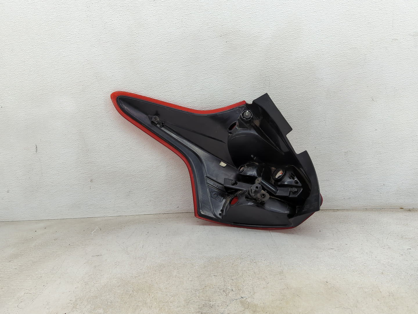 2012-2014 Ford Focus Tail Light Assembly Passenger Right OEM P/N:BM51-13404-F Fits Fits 2012 2013 2014 OEM Used Auto Parts -