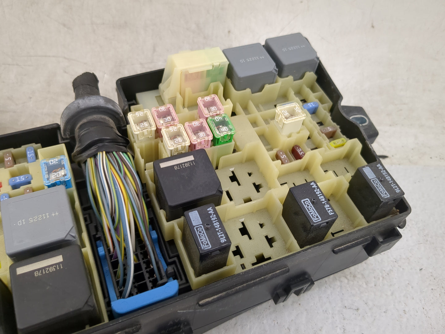 2012-2014 Ford Focus Fusebox Fuse Box Panel Relay Module P/N:AV6T-14A067-AB 9L2T-14B192-AA Fits Fits 2012 2013 2014 OEM Used