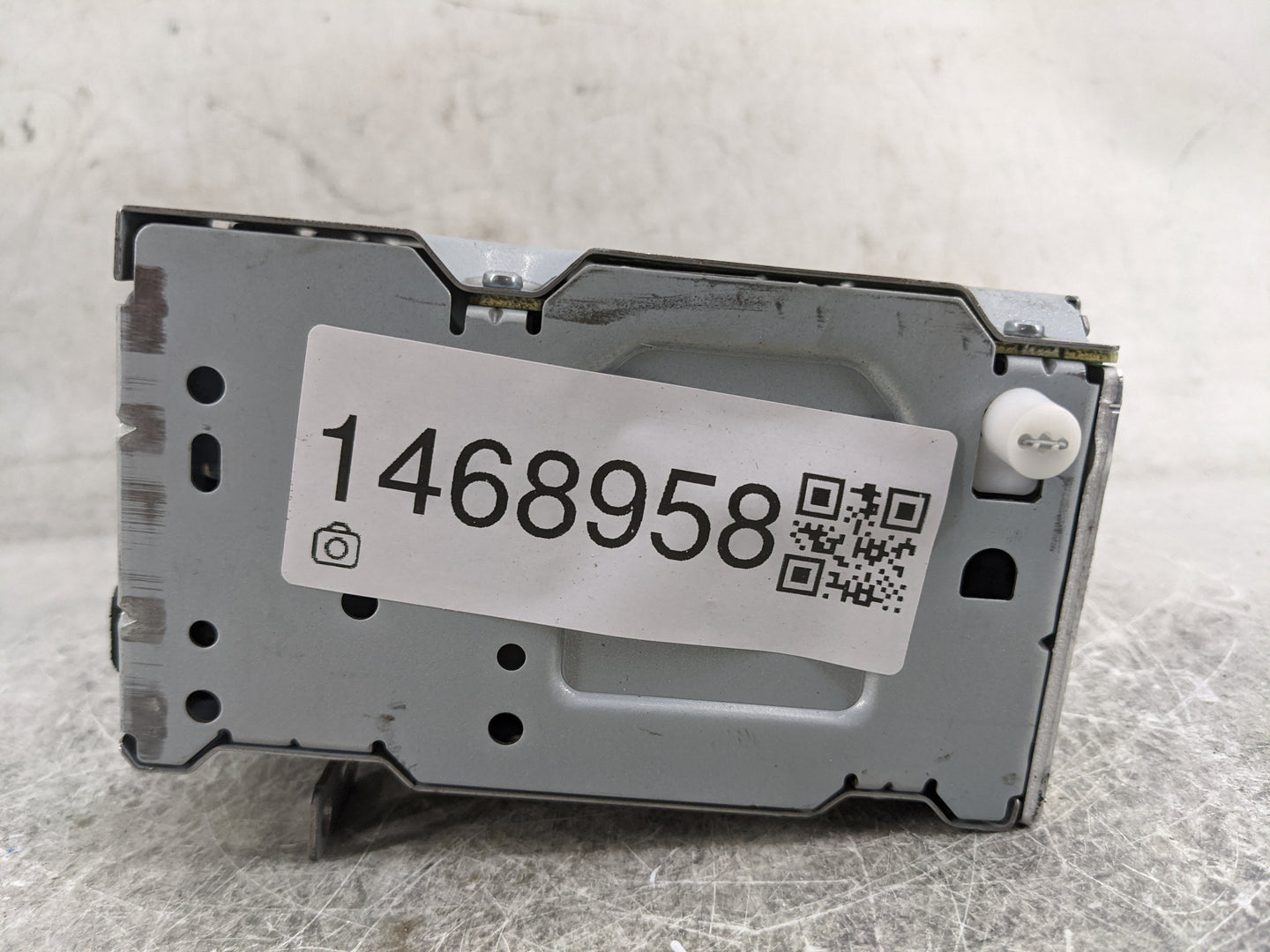 2012-2014 Ford Focus Radio AM FM Cd Player Receiver Replacement P/N:CM5T-19C107-HB C6AJ030526 Fits Fits 2012 2013 2014 OEM U