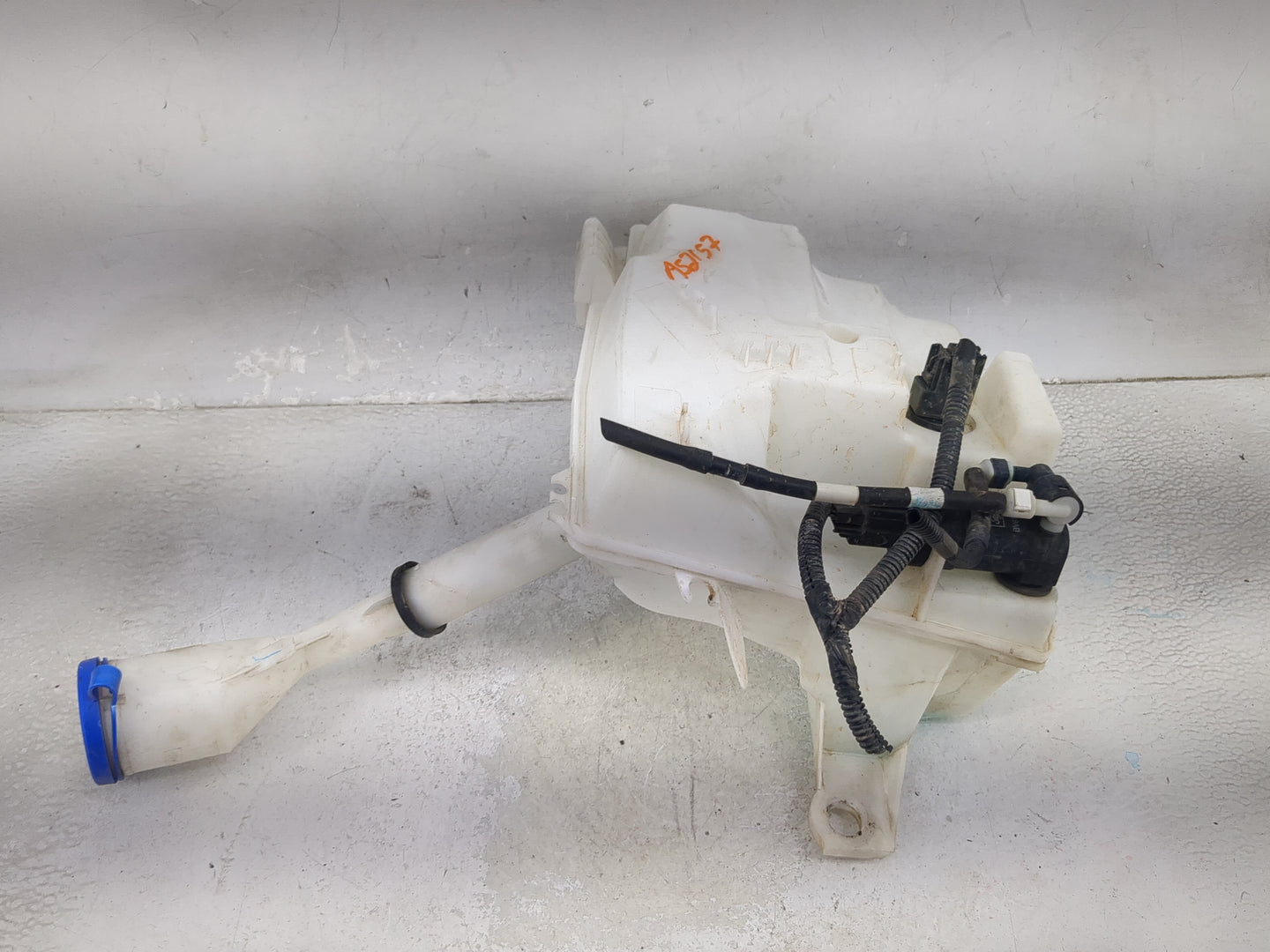 2012-2018 Ford Focus Windshield Washer Fluid Reservoir Bottle Oem 1474099 - Oemusedautoparts1.com
